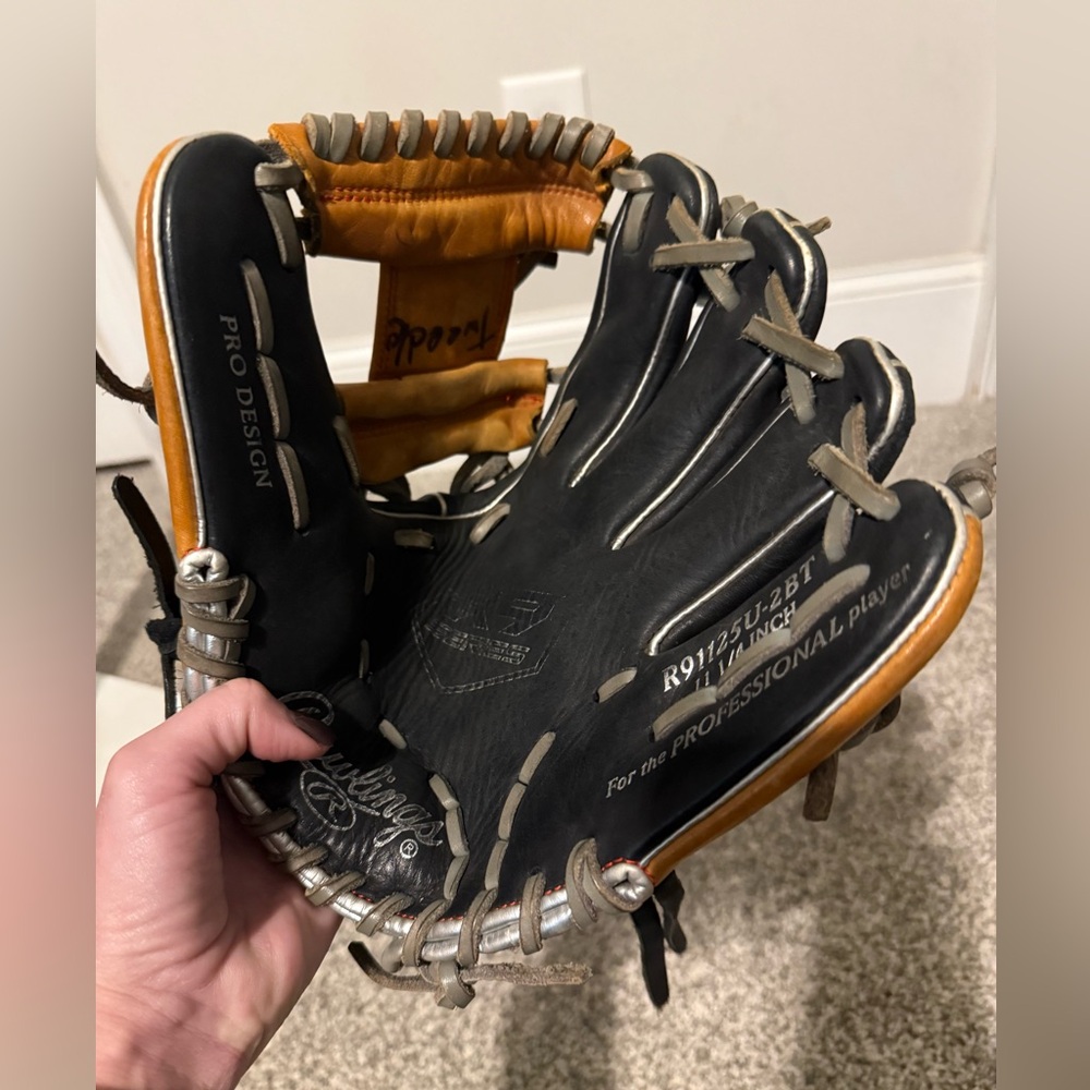 Rawlings Pro Design Black and Tan Baseball Glove